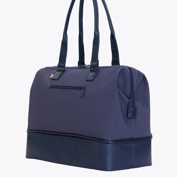 Béis The Convertible Weekender 
in Navy - Picture 4 of 16